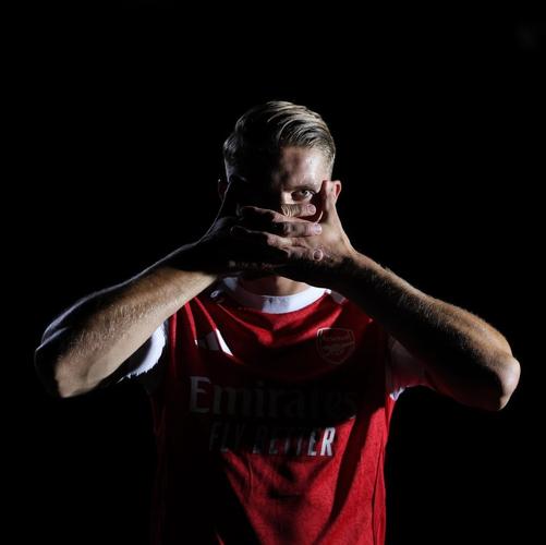 哲凯赖什赛后社媒：客场取胜真棒，球迷们的支持也令人惊叹