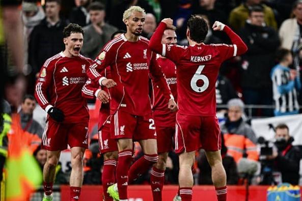 利物浦4-1纽卡全场数据：控球54%-46%，良机7-0，射门17-8