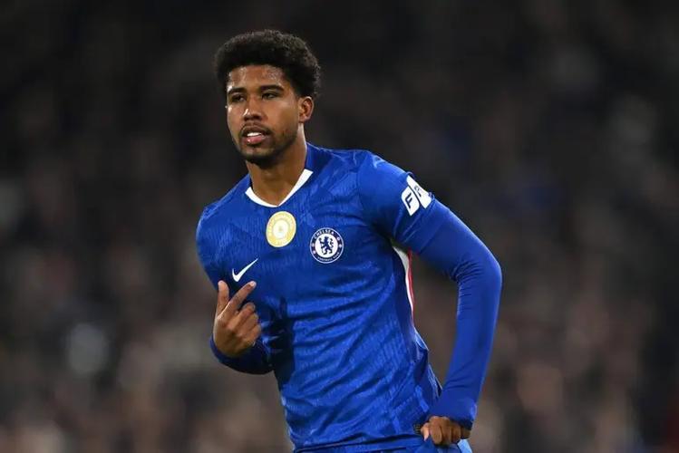 TA：罗西尼尔将桑托斯定义为阶段性拖后中场，来避免多内收