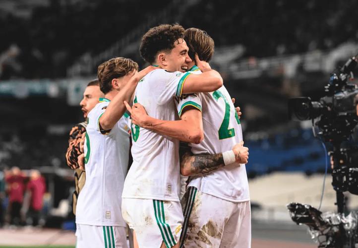 十人罗马1-1帕纳辛奈科斯直通16强，焦乌科夫斯基救主